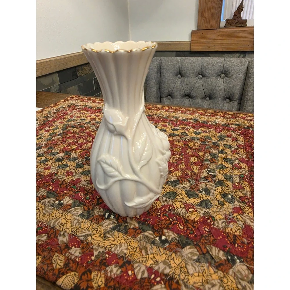 Lenox Ivory Fine China Rose Bud Vase Gold Trim Handcrafted 6 Inch